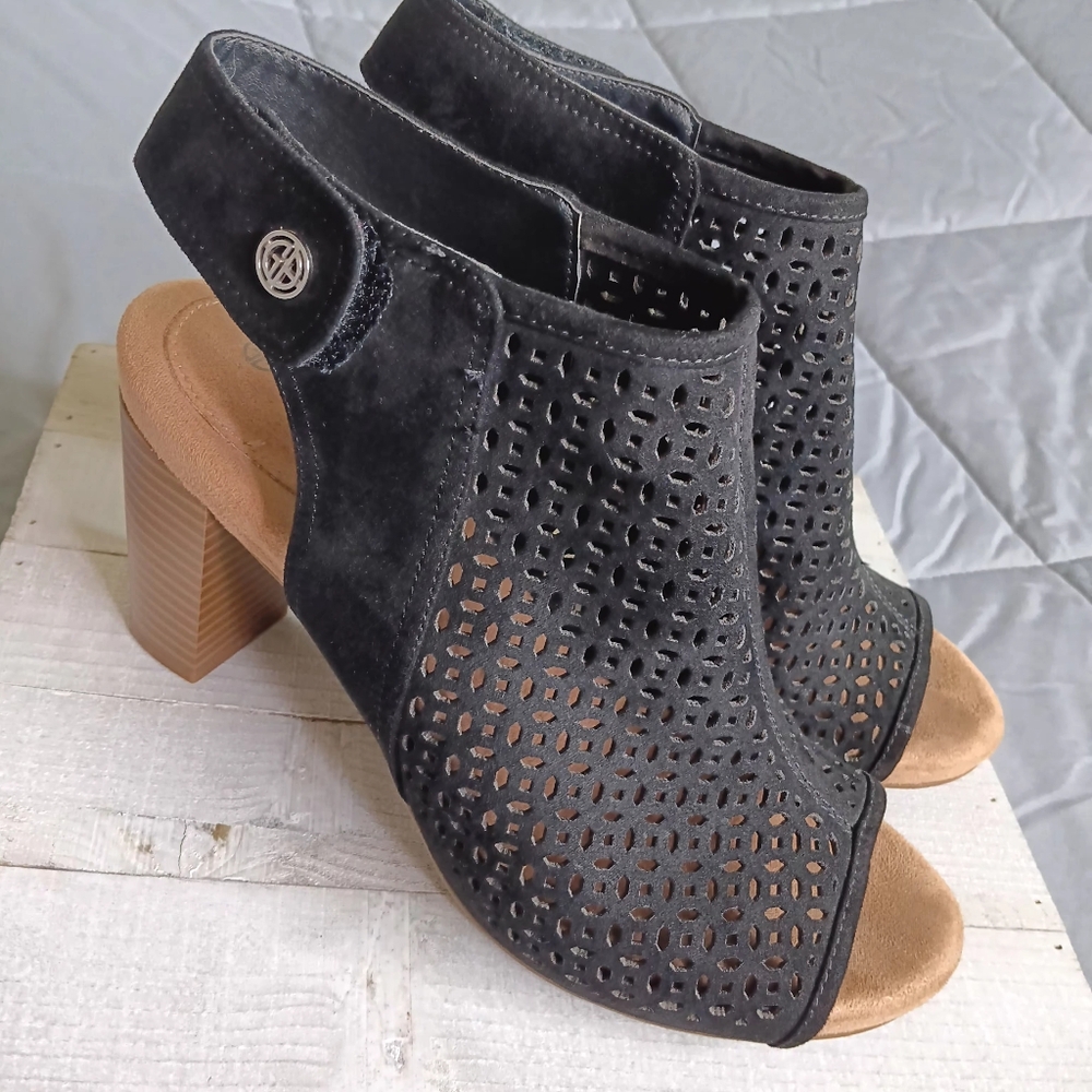 Giani Bernini Black And Tan Sz 9.5 Memory Foam Women's Peep-Toe Ankle Heels